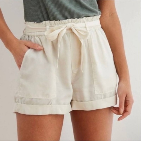 aerie Pants - Aerie Women's Shorts Cream Elastic Waist W/ Tie Accent